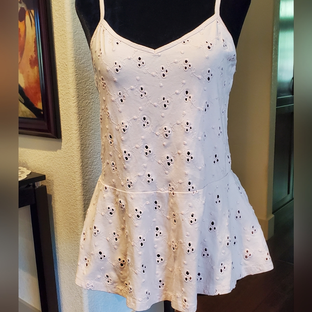 Hinge open eyelet peplum top - Picture 8 of 11